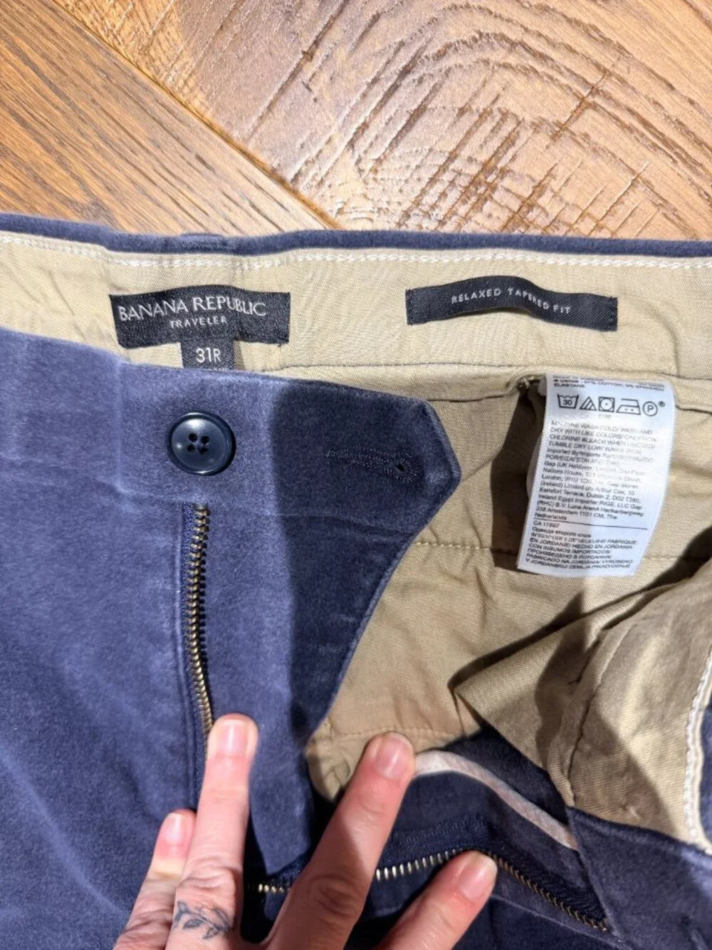 Banana Republic Traveler Navy Blue Pants Men's 31R Relaxed Tapered